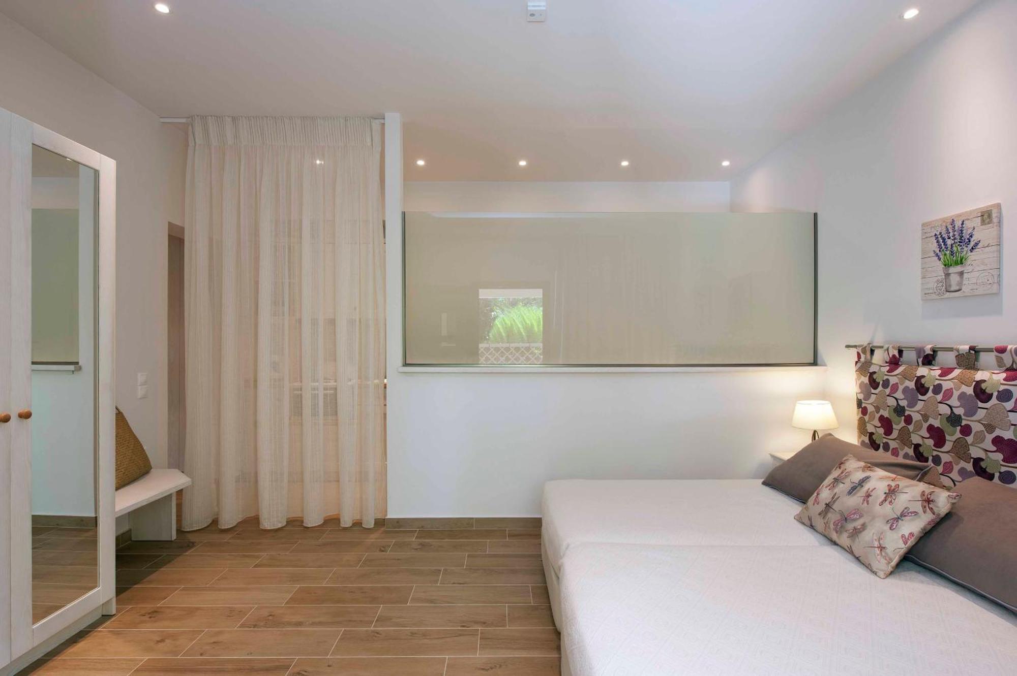 Spiti Prifti Apartments กูเวีย ภายนอก รูปภาพ